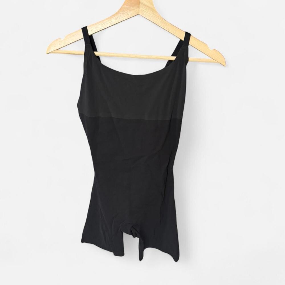ASSETS by SPANX Red Hot Label Mid-Thigh Shapewear Bodysuit Black Size M